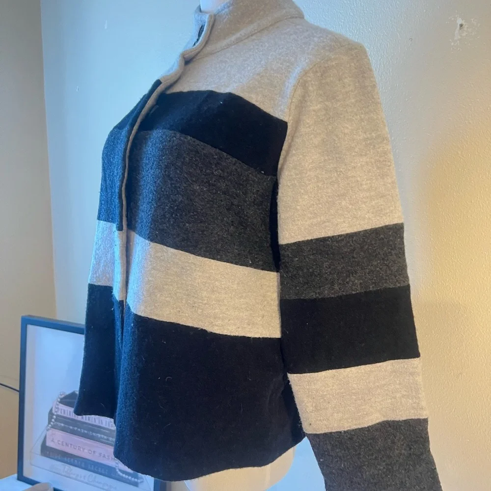 KARL LAGERFELD PARIS Colorblock Striped Jacket Size L Wool Mock neck‎